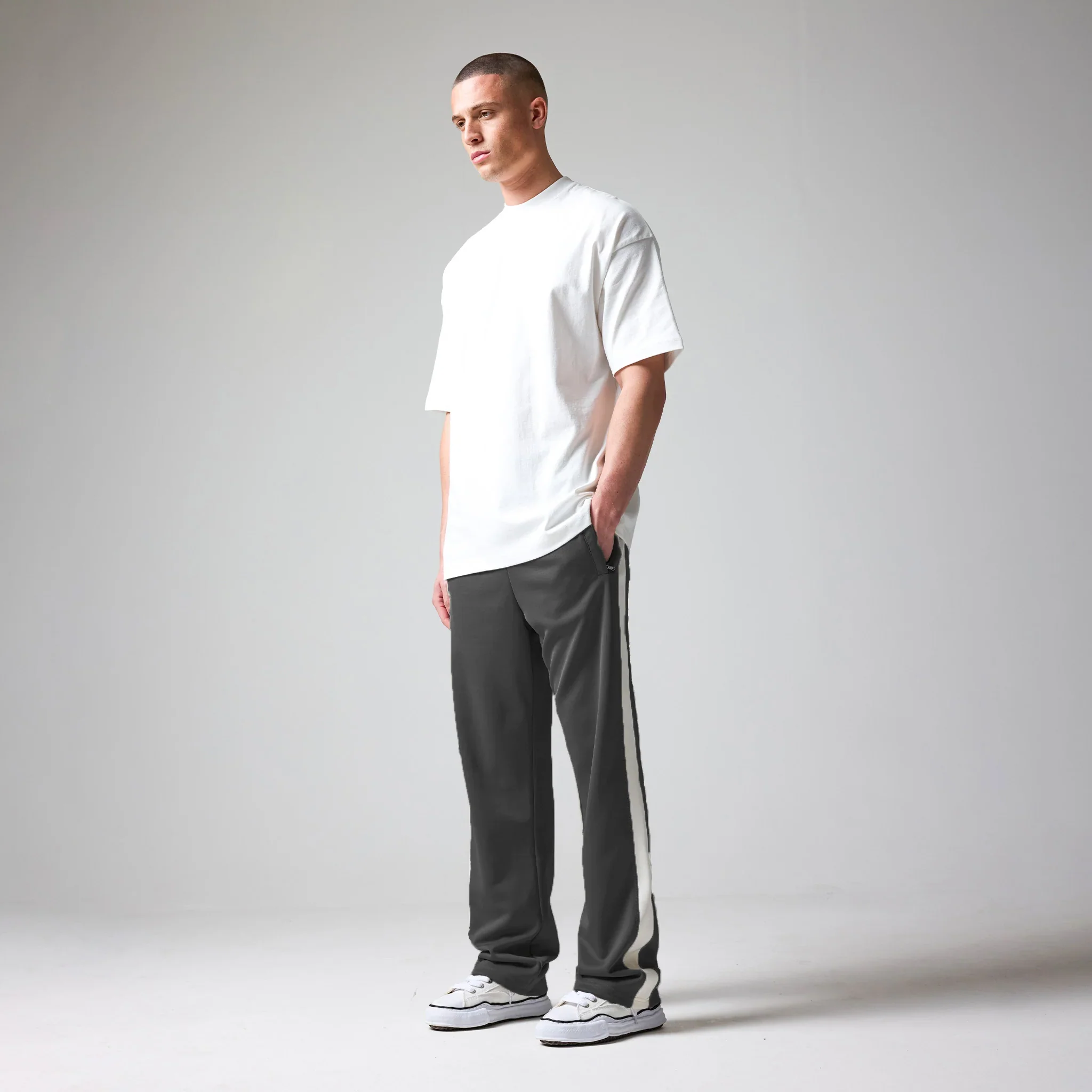 Chateau Sports Jogger - Image 3